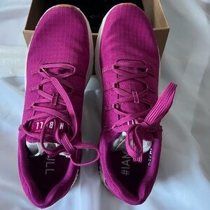 NOBULL Ripstop runner, never worn women’s size 8
